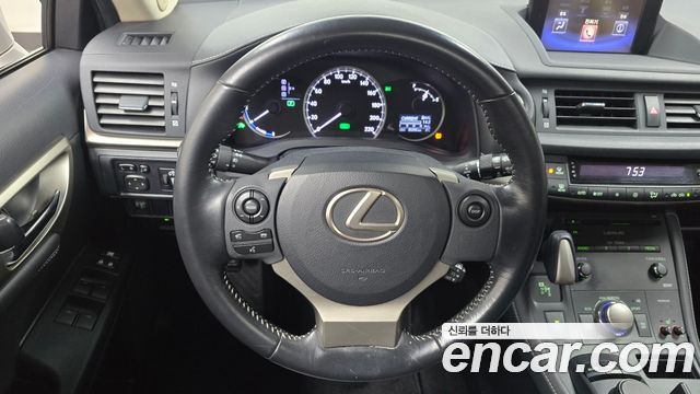 Лексус CT200h 2016 — миниатюра 13