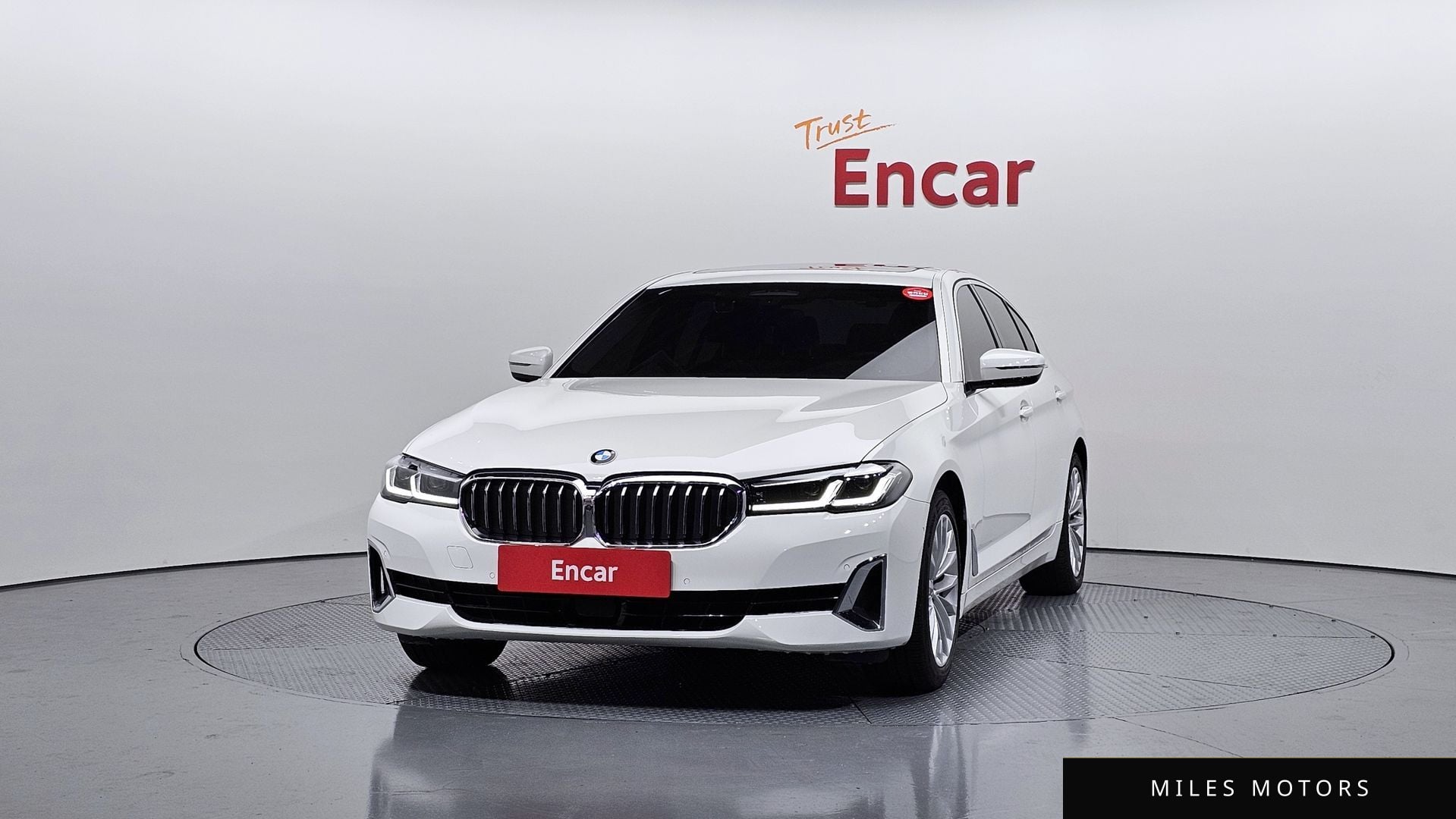 BMW 5 Series (G30) 2021 — миниатюра 3