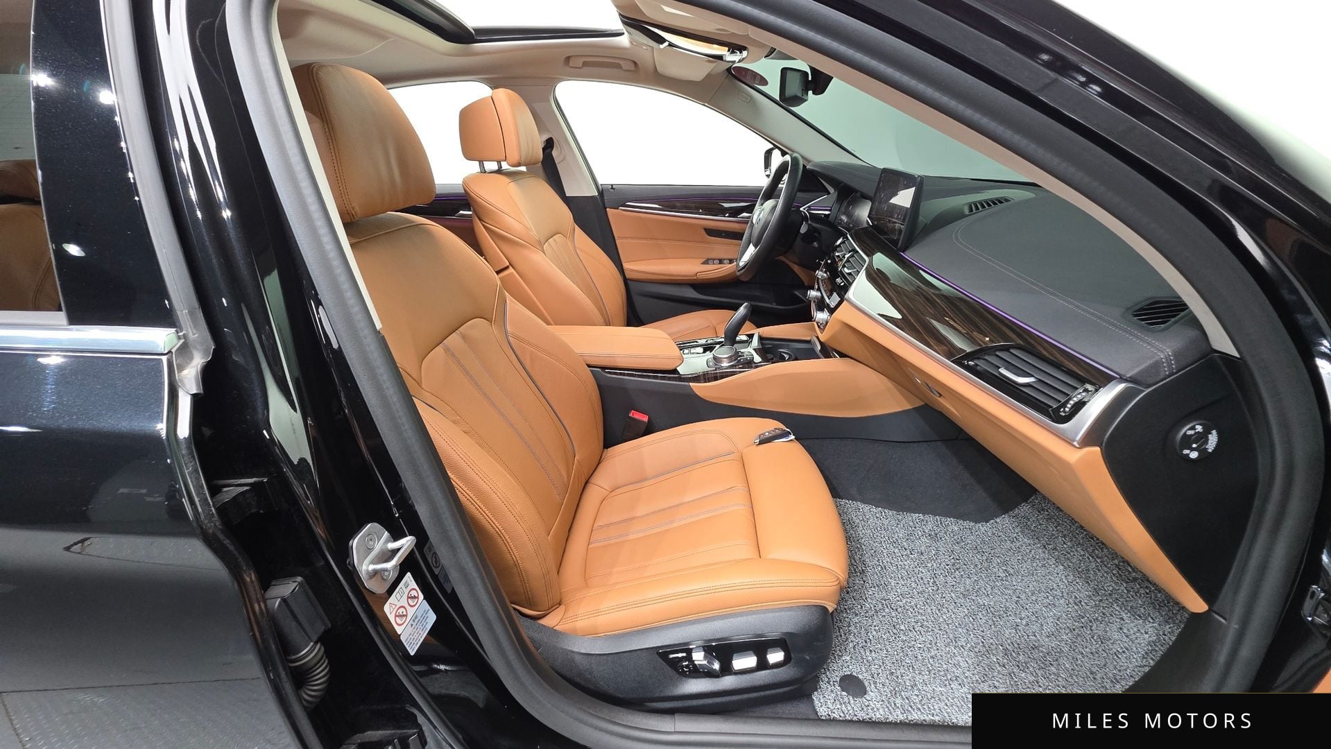 BMW 5 Series (G30) 2021 — миниатюра 10