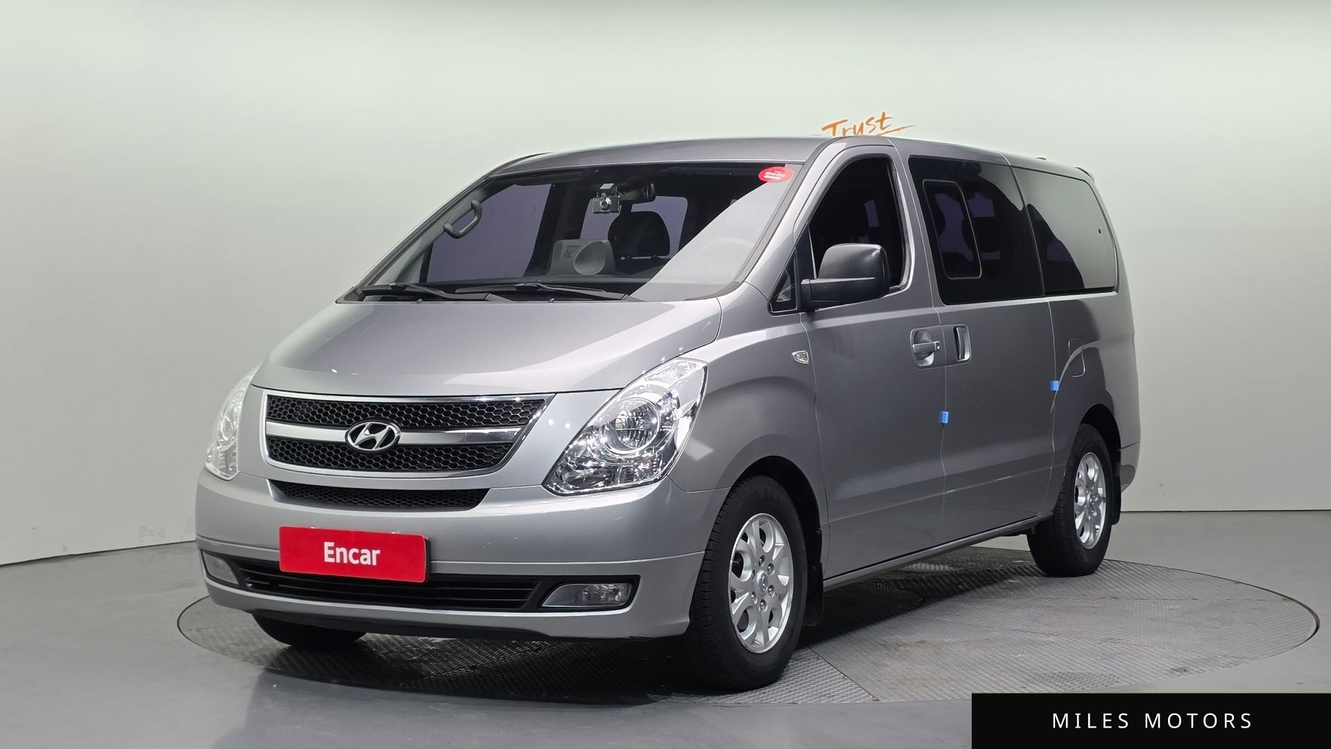 Hyundai Starex 2011 — фото 1 из 12