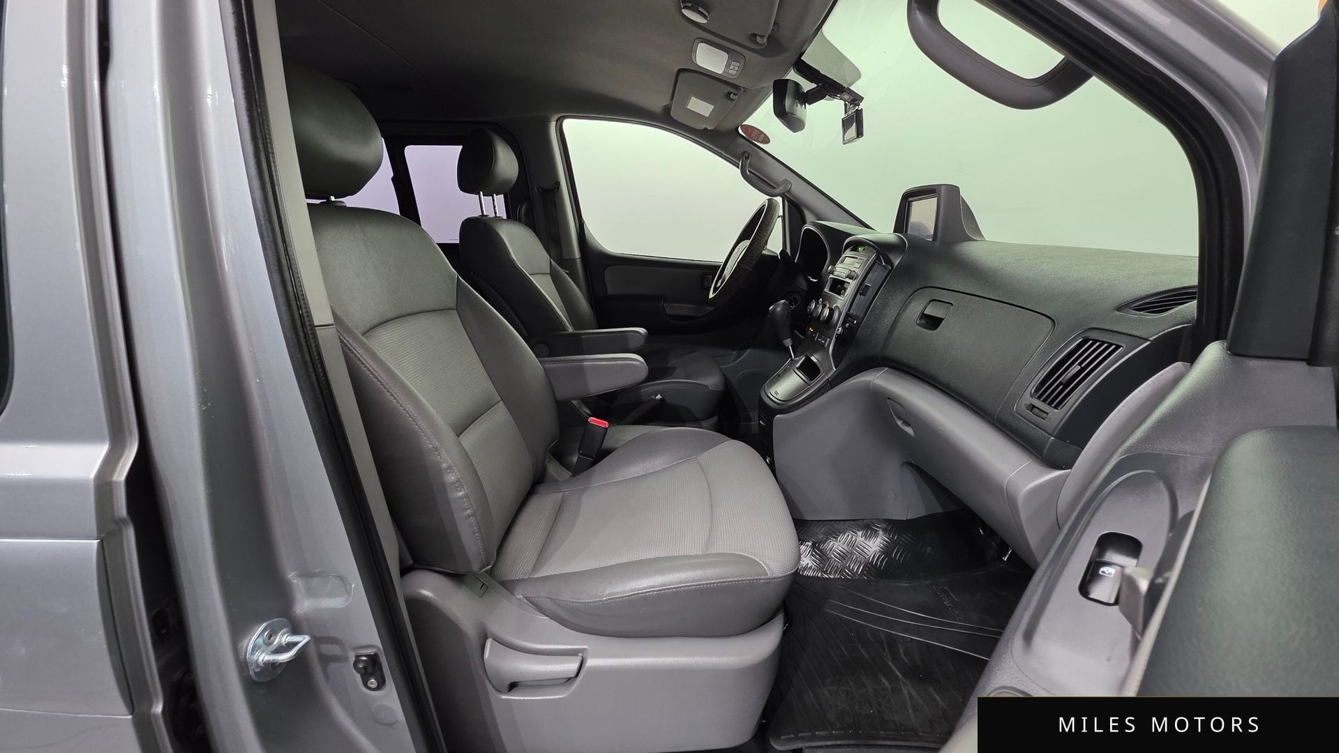 Hyundai Starex 2011 — миниатюра 10
