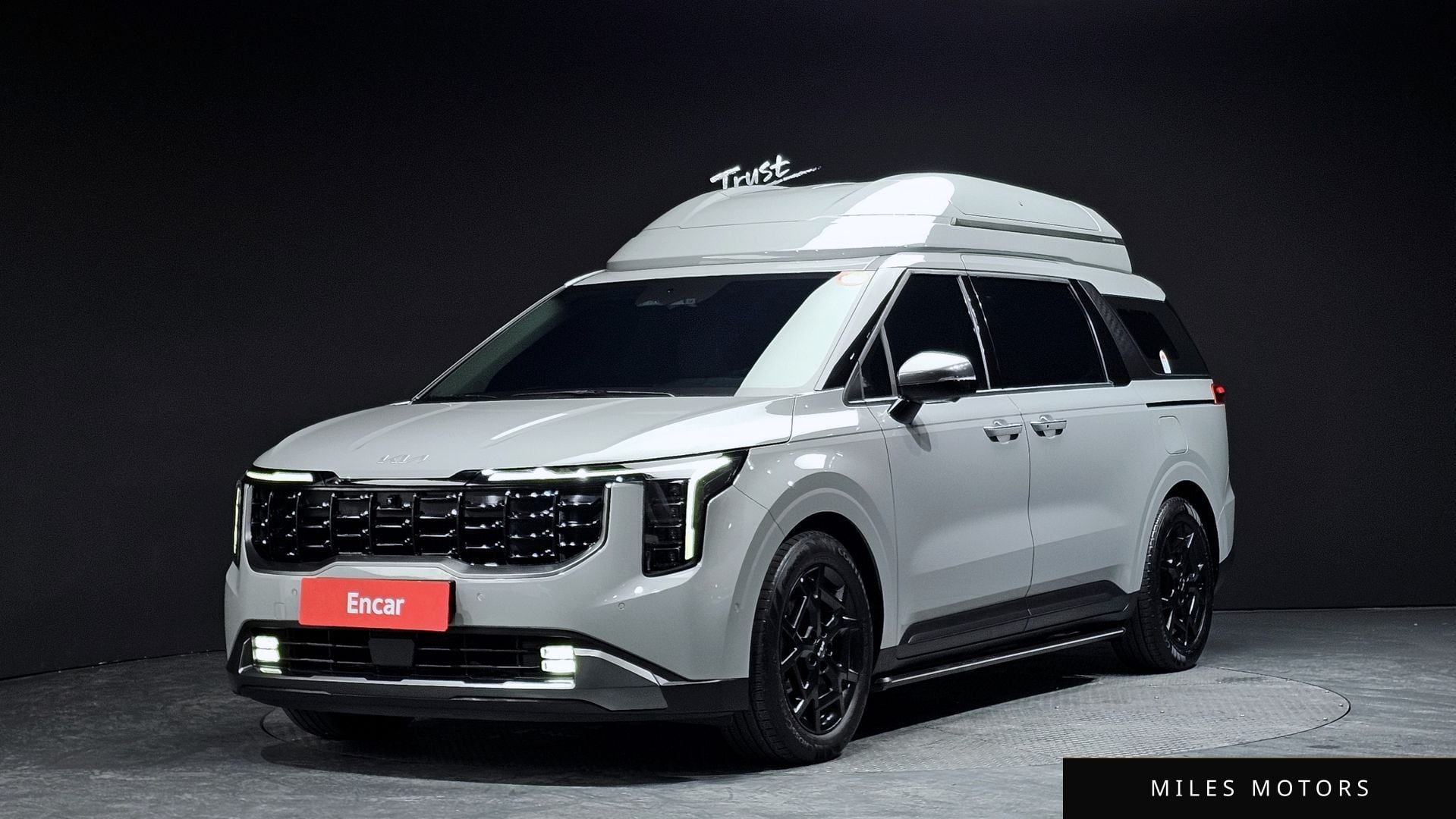Kia Canival 2025 — фото 1 из 12