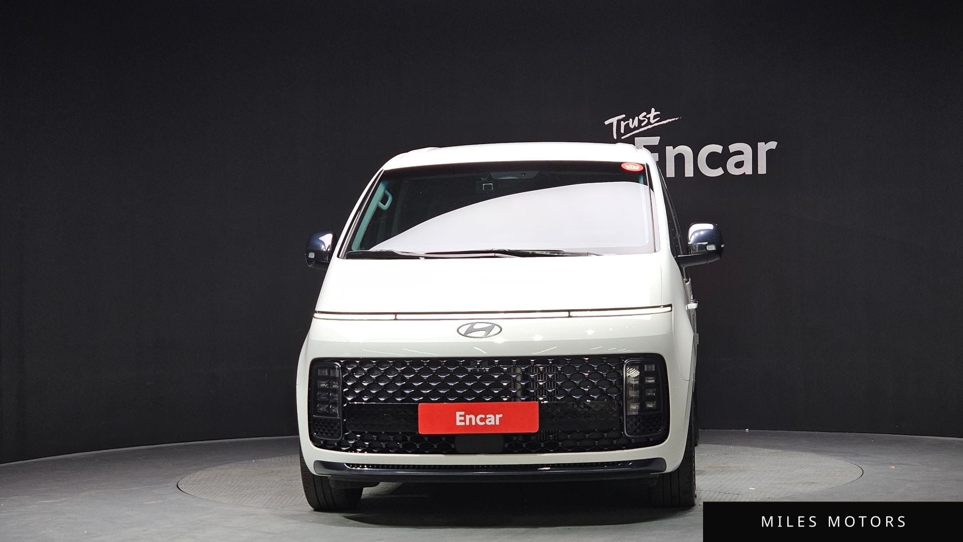 Hyundai Staria 2025 — миниатюра 3