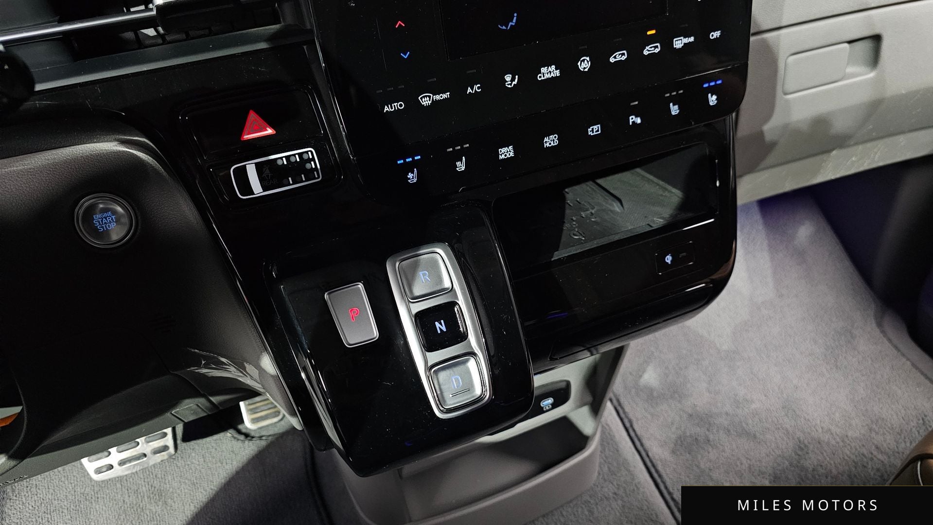 Hyundai Staria 2025 — миниатюра 9