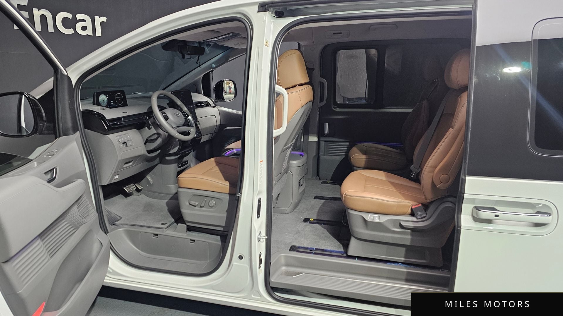 Hyundai Staria 2025 — миниатюра 12