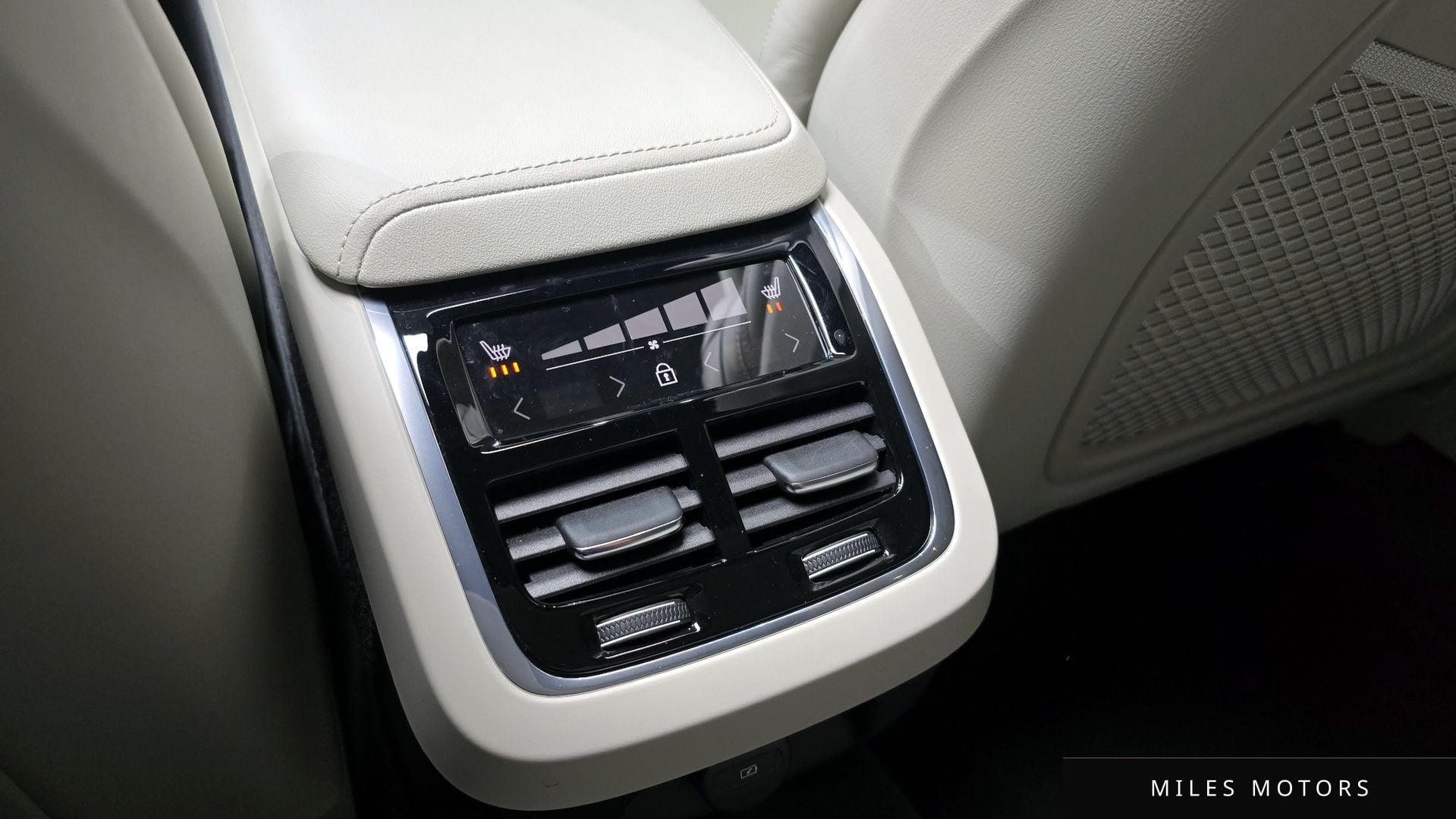 Volvo S60 2024 — миниатюра 17