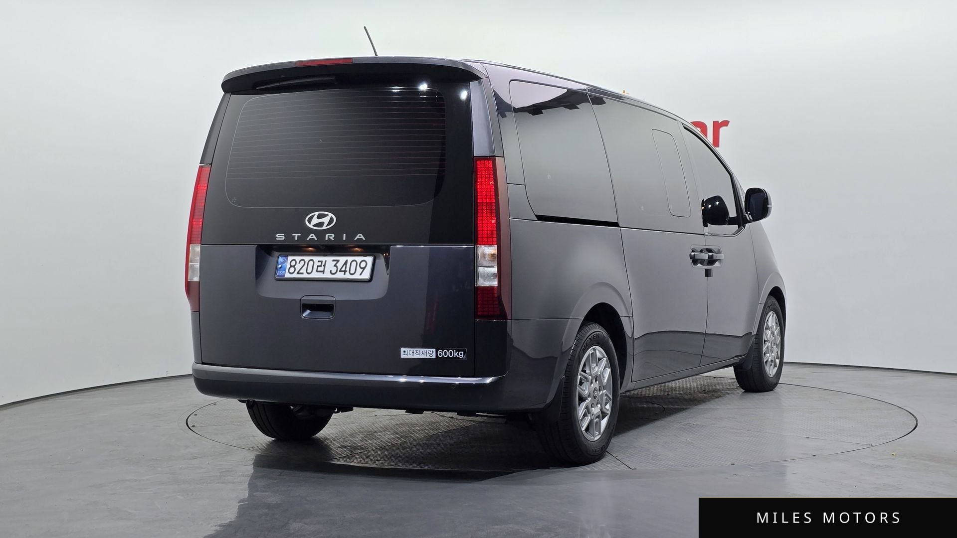 Hyundai Staria 2025 — миниатюра 2