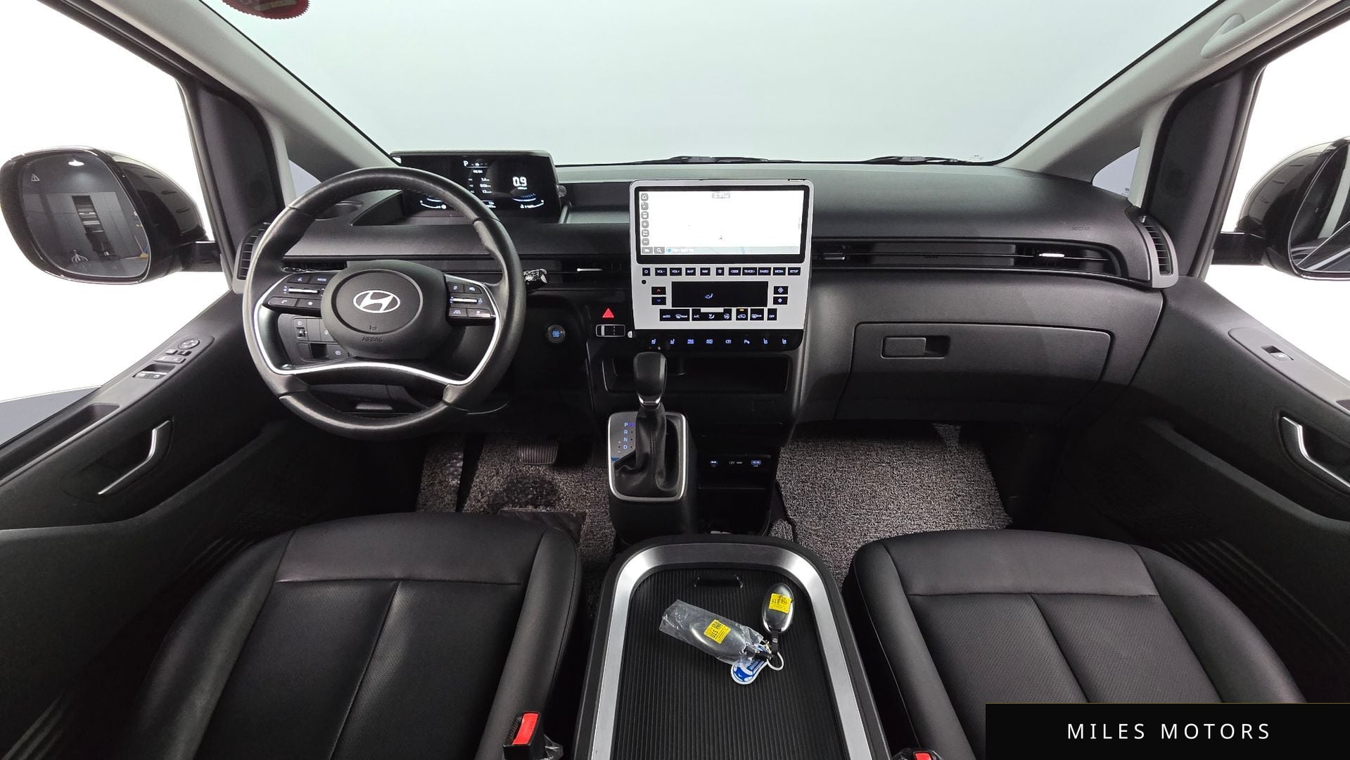 Hyundai Staria 2025 — миниатюра 7