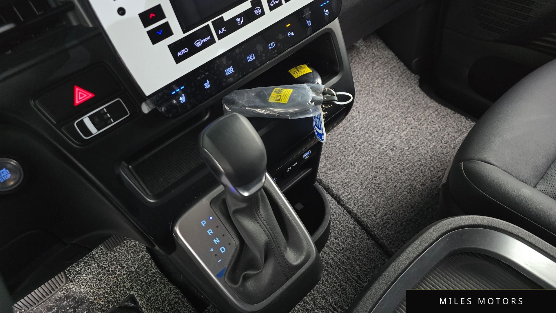 Hyundai Staria 2025 — миниатюра 9