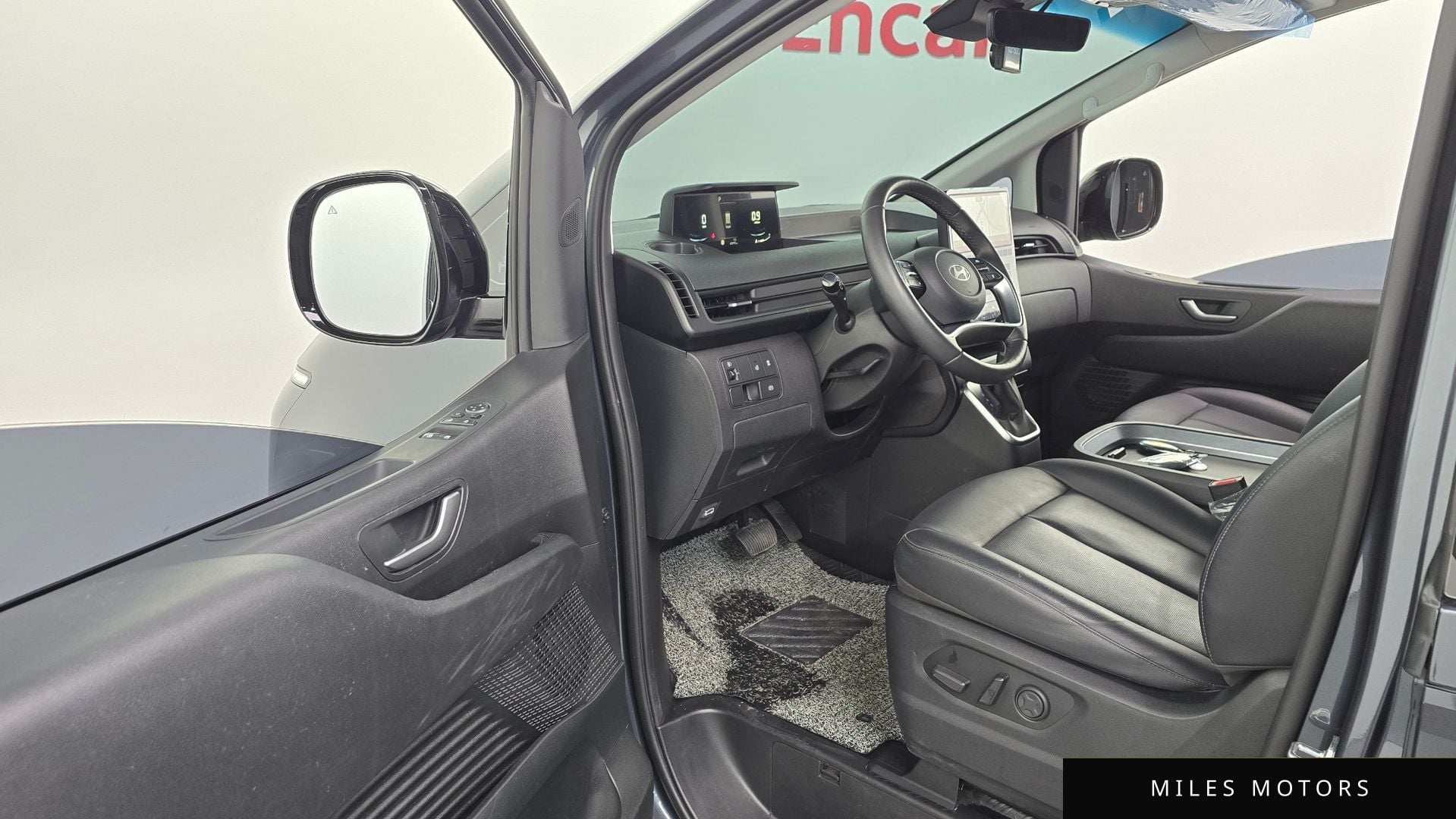 Hyundai Staria 2025 — миниатюра 10