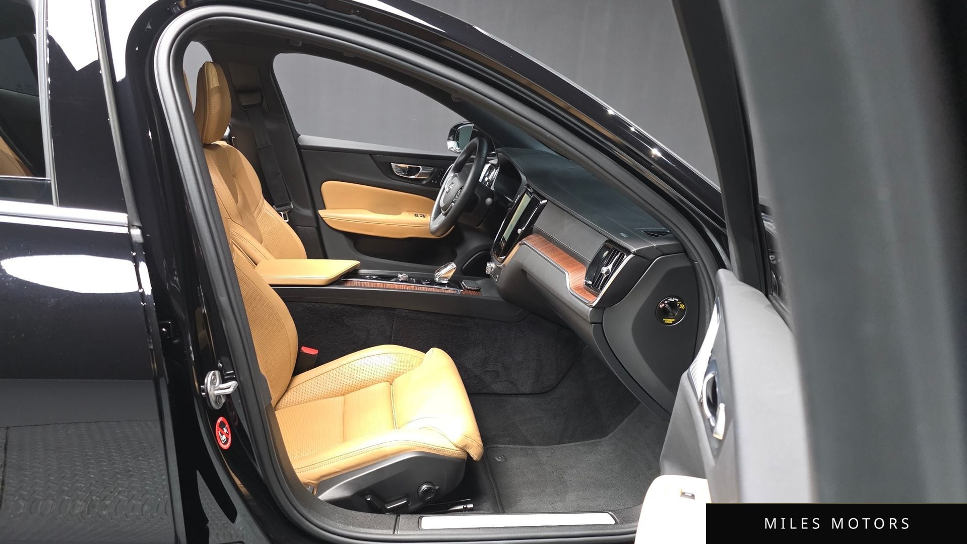 Volvo S60 2023 — миниатюра 11