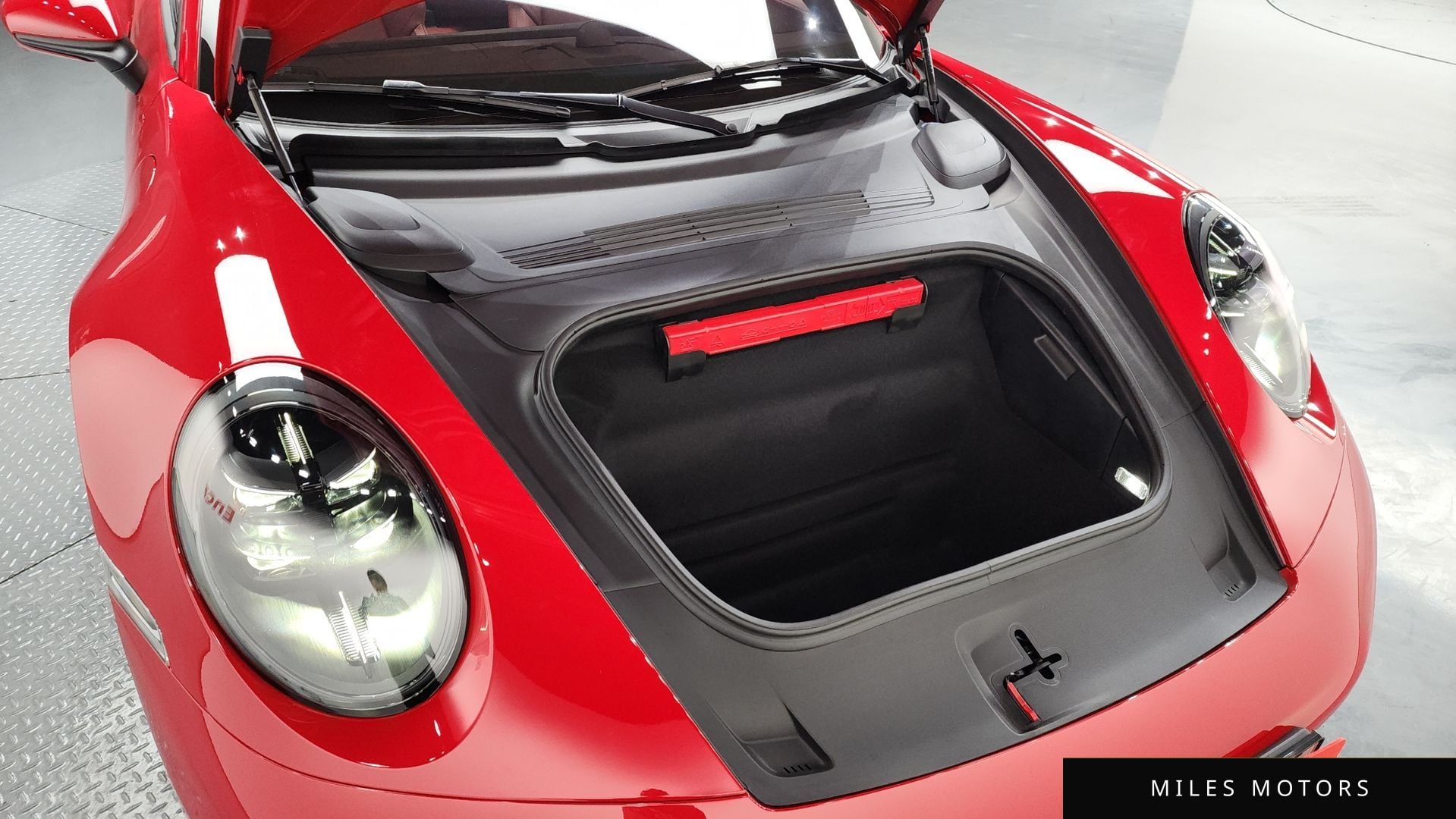 Porsche 911 (992) 2025 — миниатюра 6