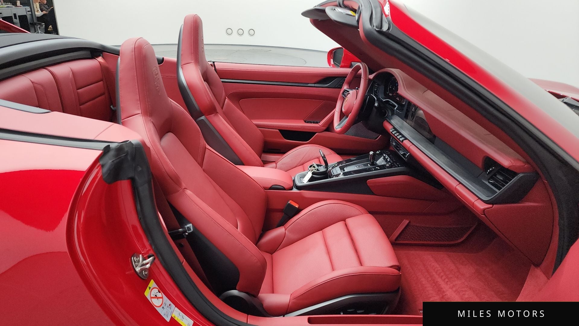 Porsche 911 (992) 2025 — миниатюра 11