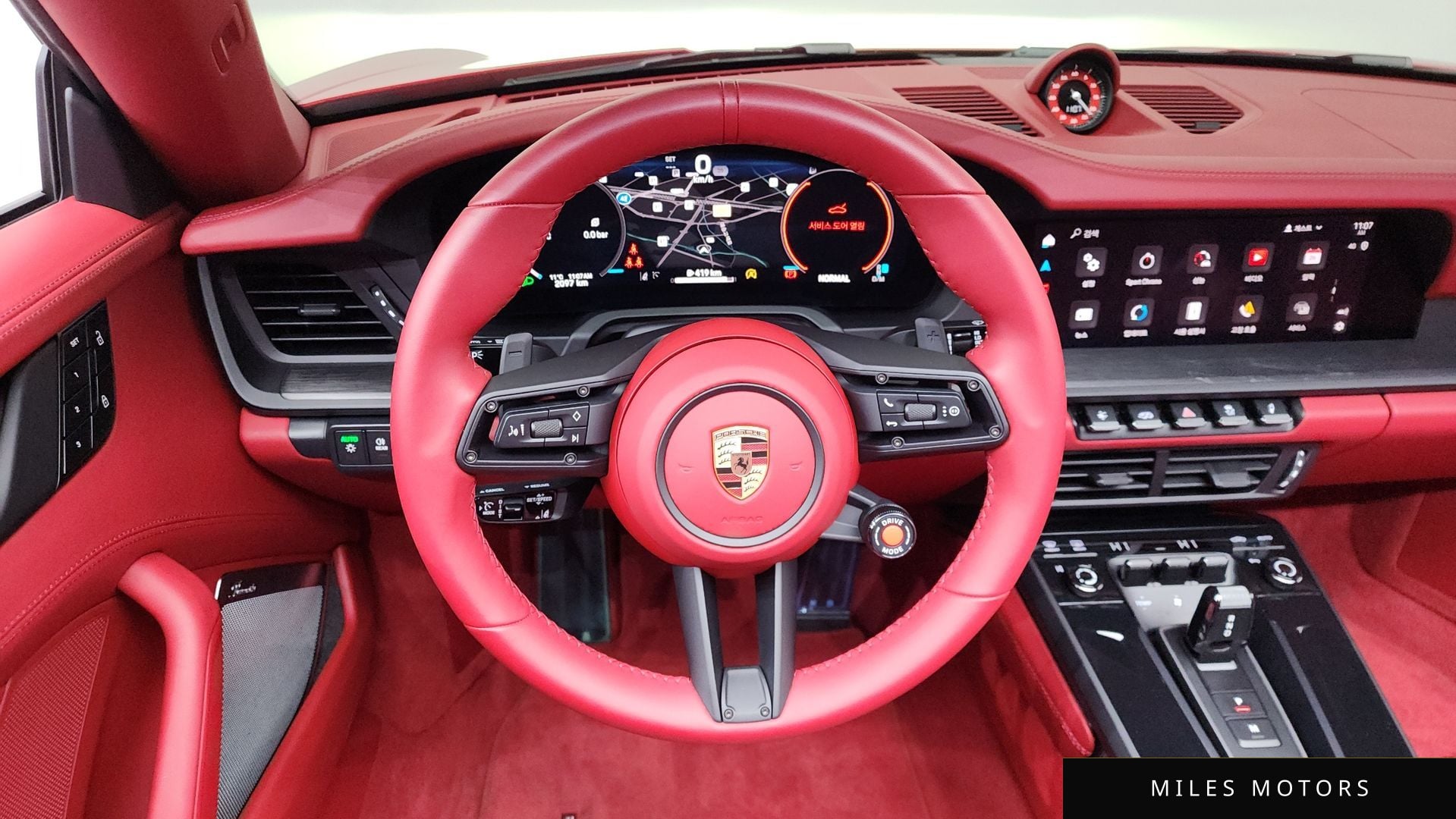 Porsche 911 (992) 2025 — миниатюра 12
