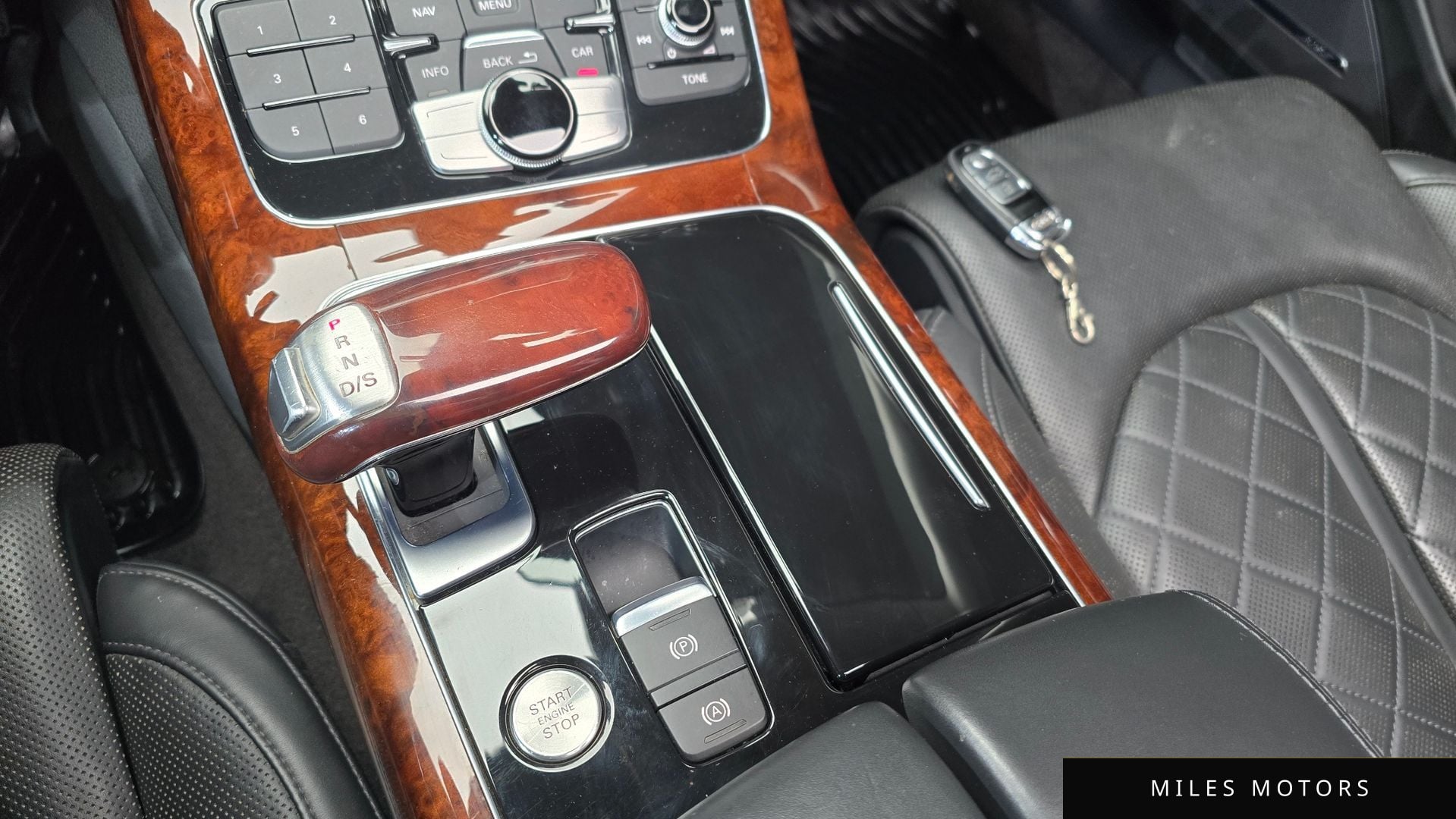 Audi A8 2011 — миниатюра 9
