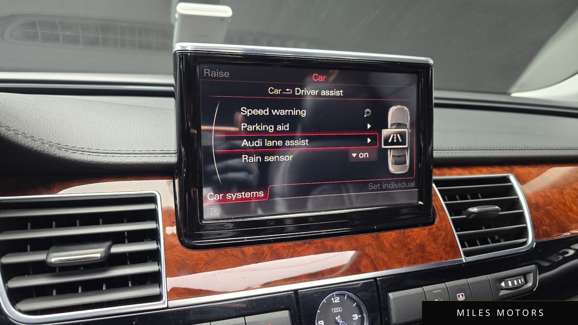 Audi A8 2011 — миниатюра 16