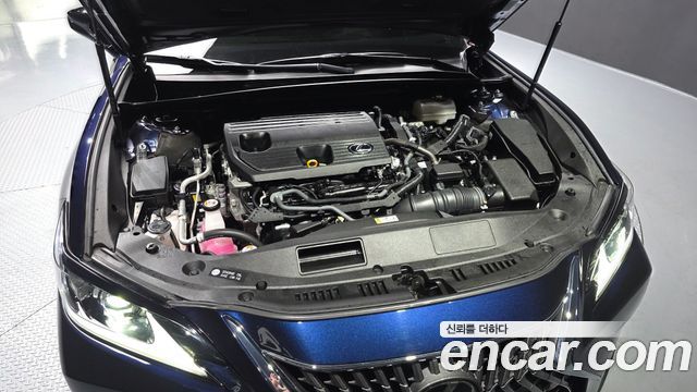 Лексус ES300h 2023 — миниатюра 6