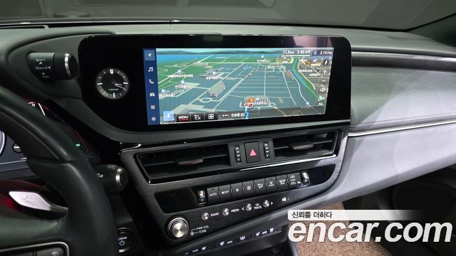 Лексус ES300h 2023 — миниатюра 18