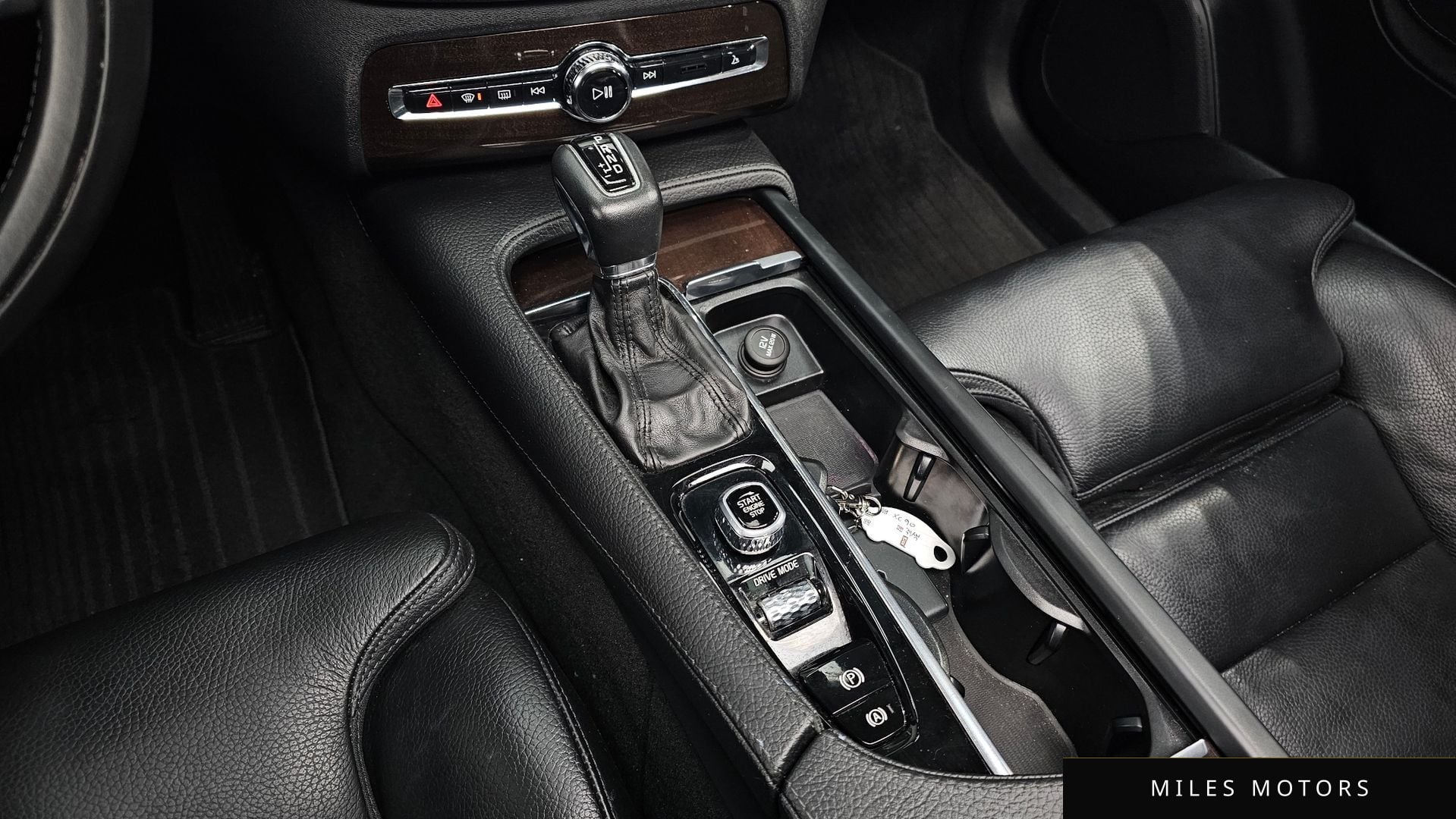 Volvo XC90 2018 — миниатюра 9