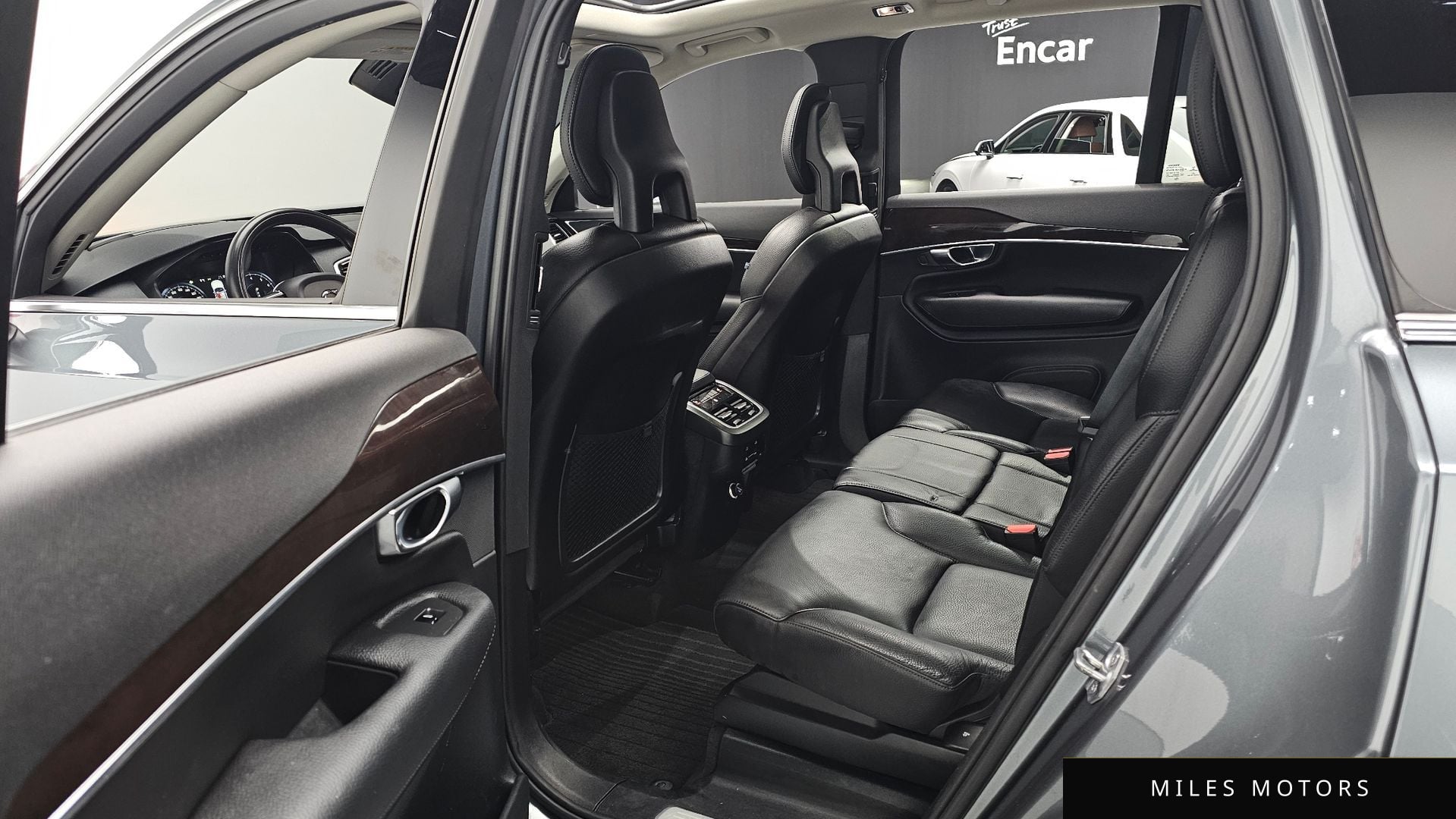 Volvo XC90 2018 — миниатюра 12