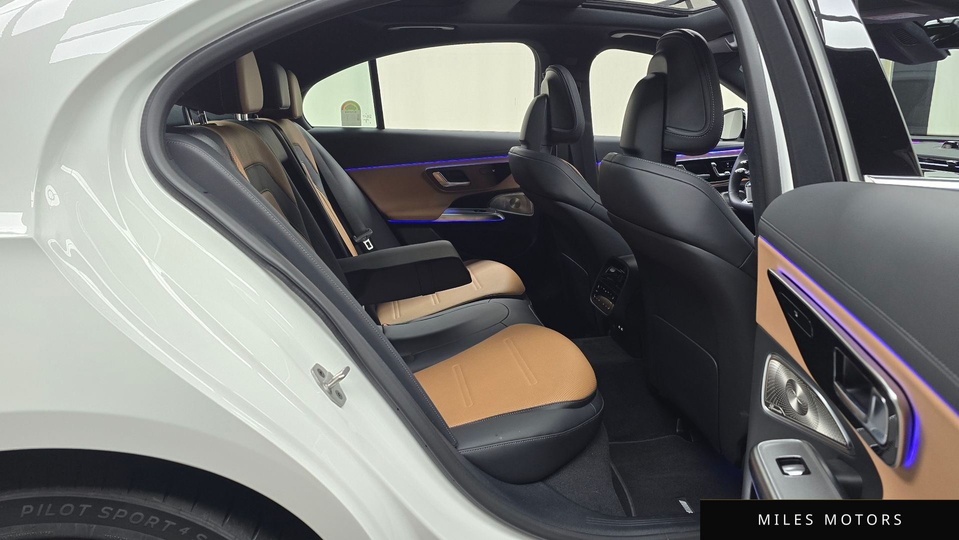Mercedes-Benz E-Class W214 2026 — миниатюра 12