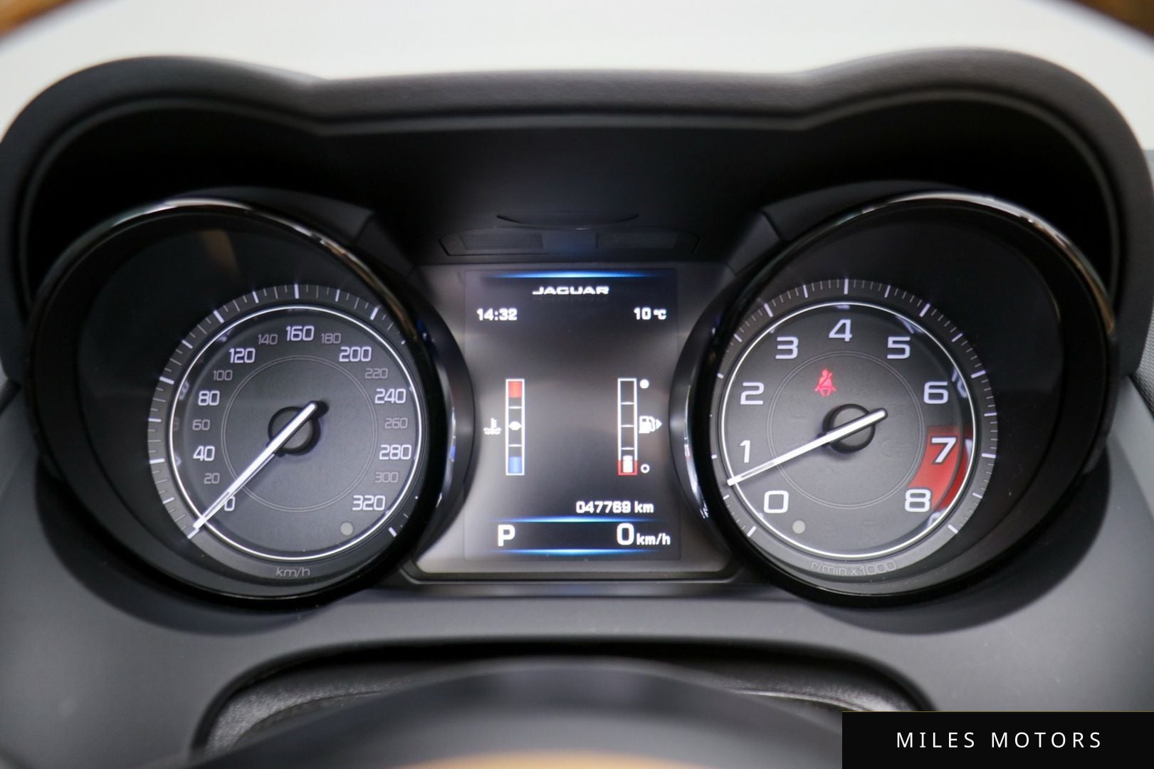 Jaguar F-TYPE 2015 — миниатюра 12