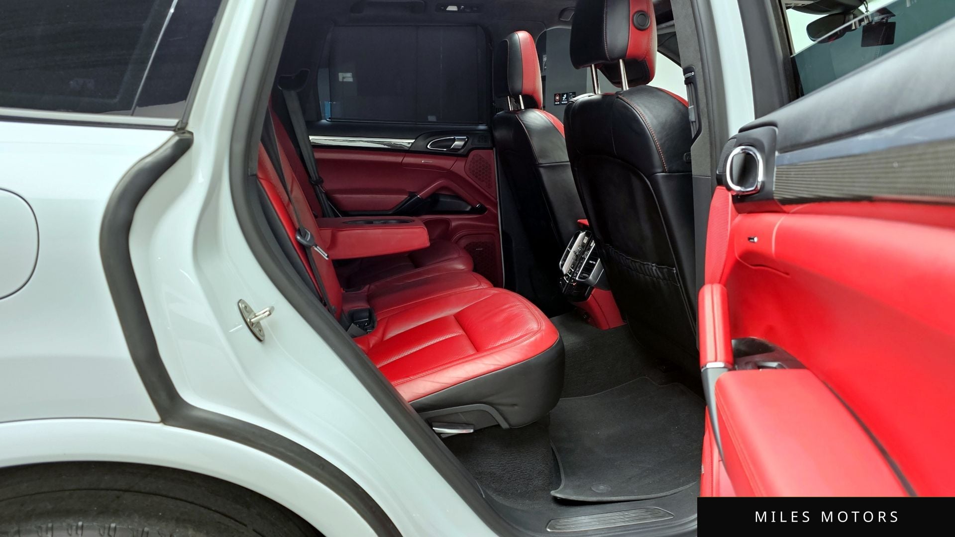 Porsche Cayenne 2016 — миниатюра 12