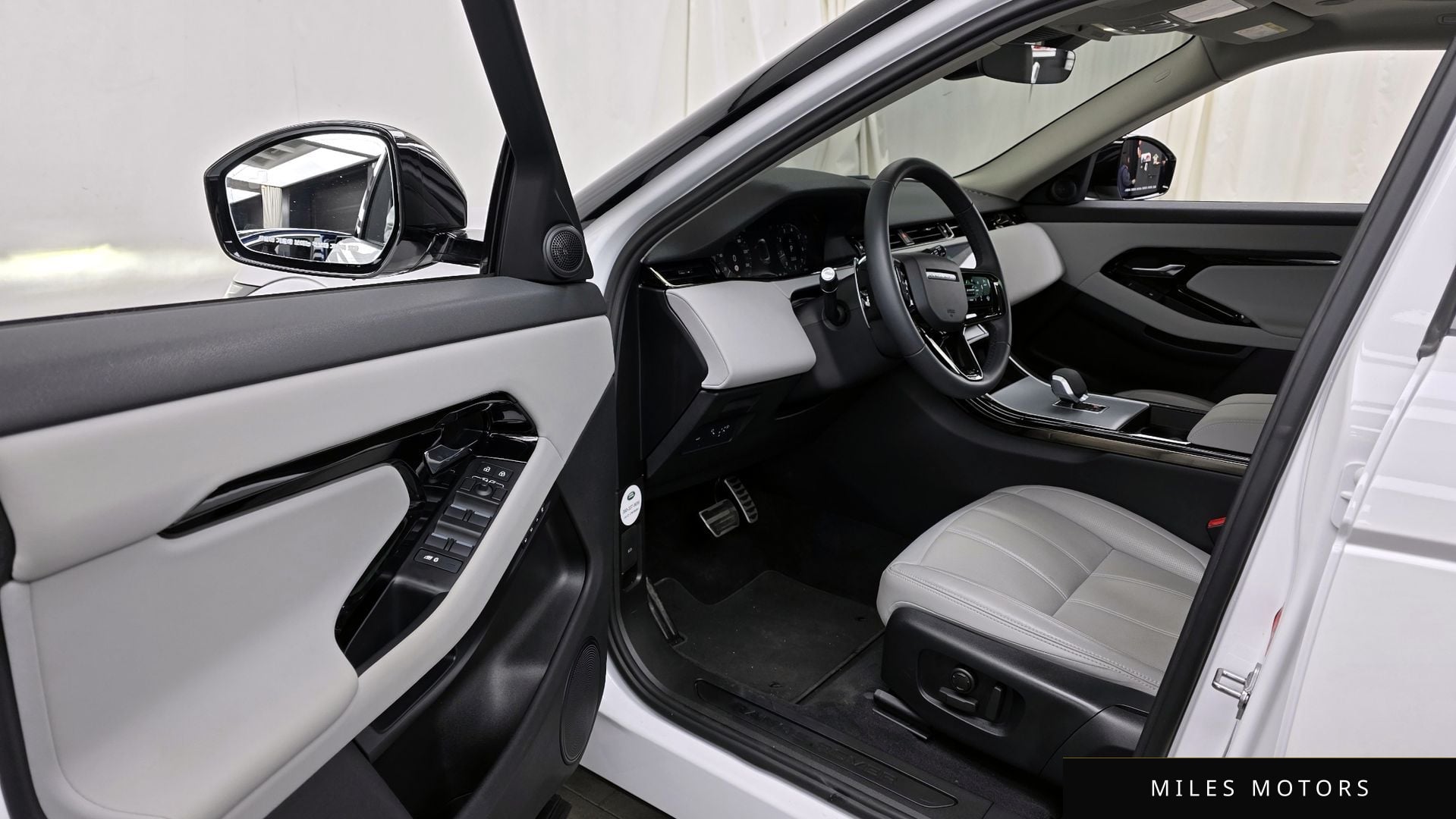 Land Rover Range Rover Evoque 2024 — миниатюра 10