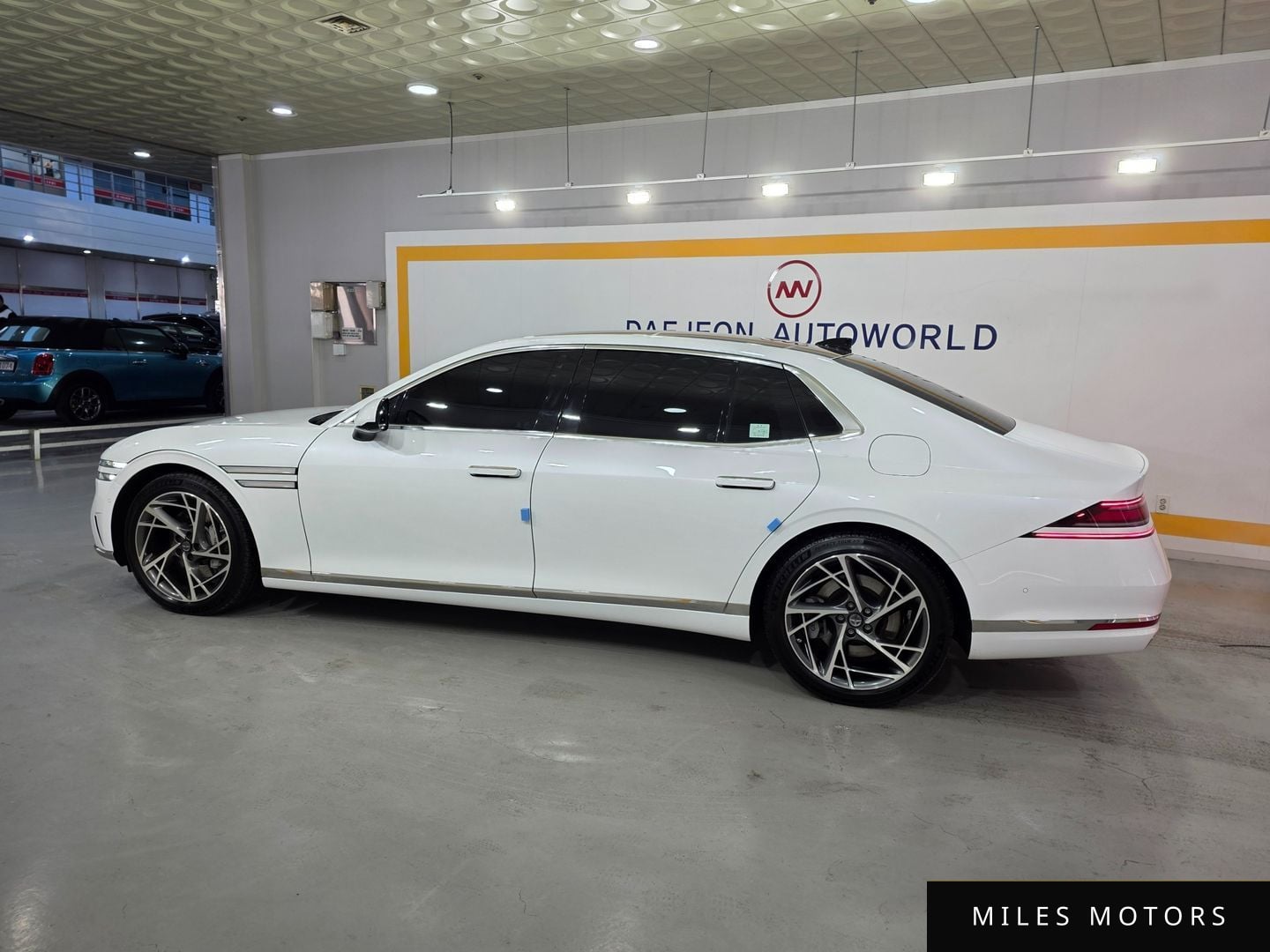 Genesis G90 (RS4) 2023 — миниатюра 2