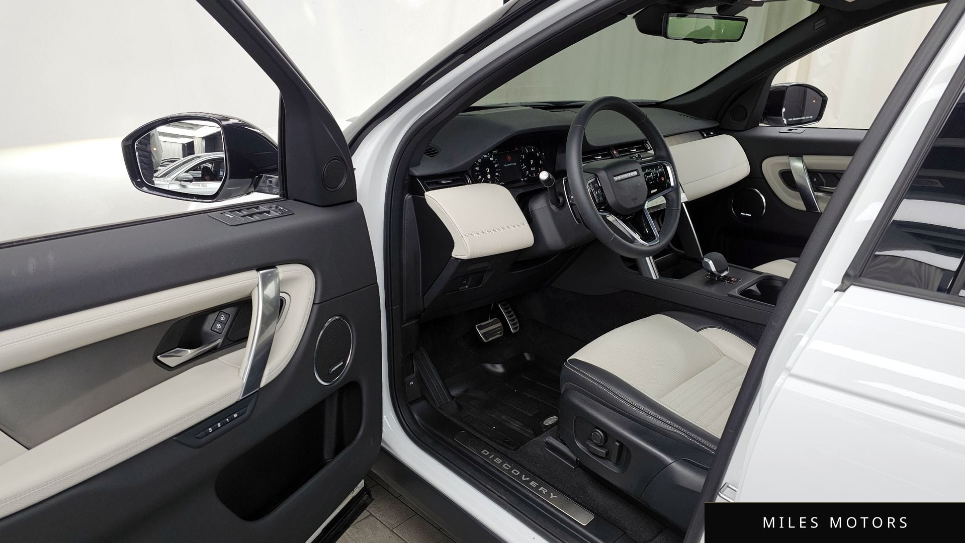 Land Rover Discovery Sport 2025 — миниатюра 10