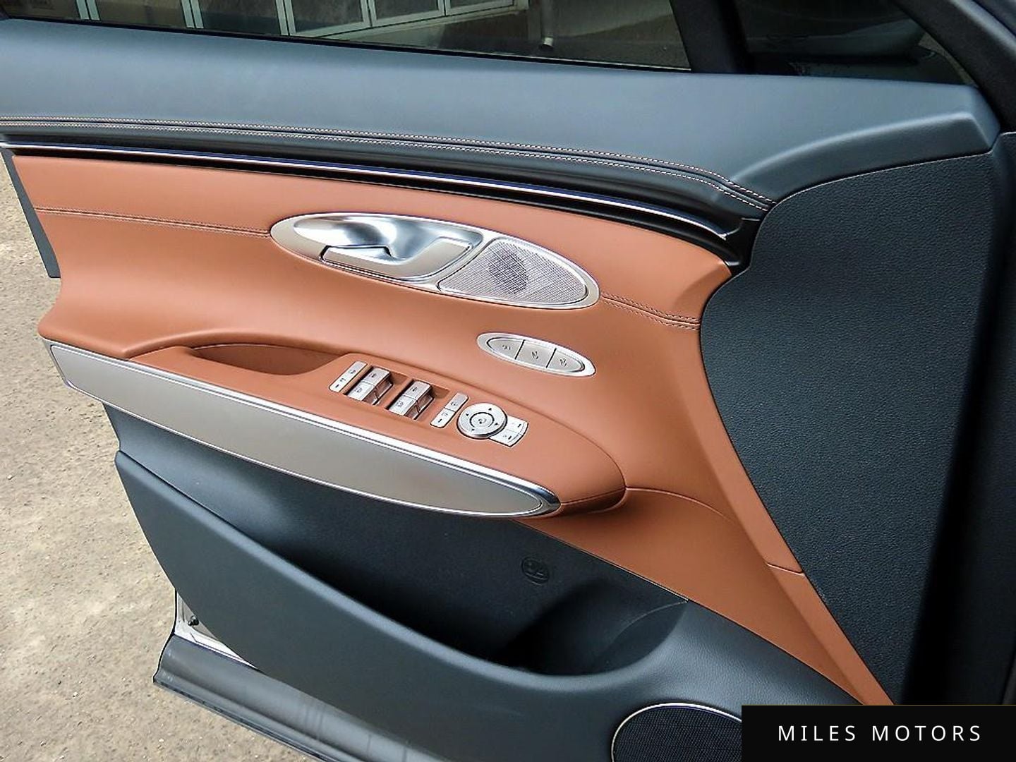 Genesis GV70 2023 — миниатюра 11