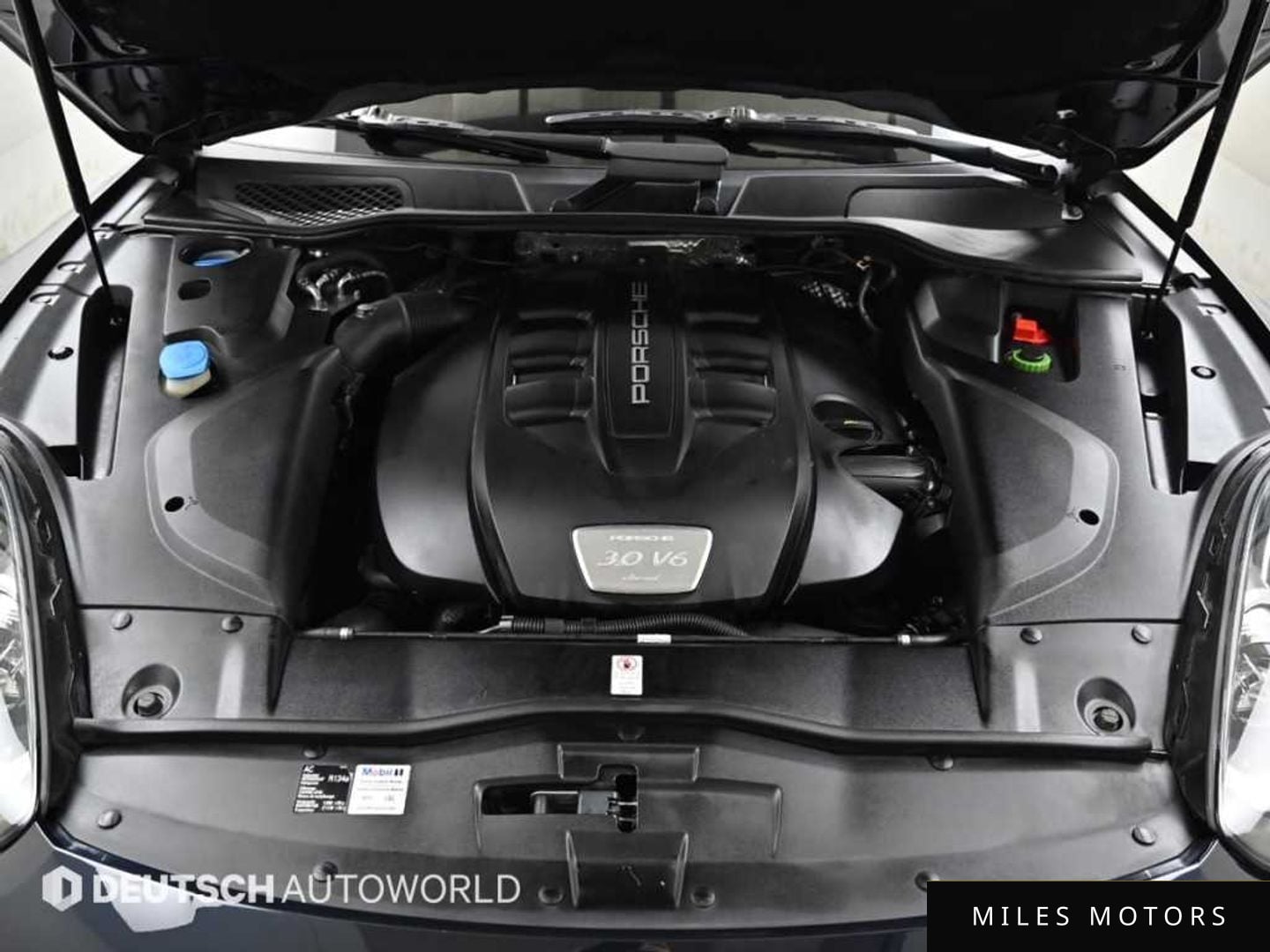 Porsche Cayenne 2015 — миниатюра 6