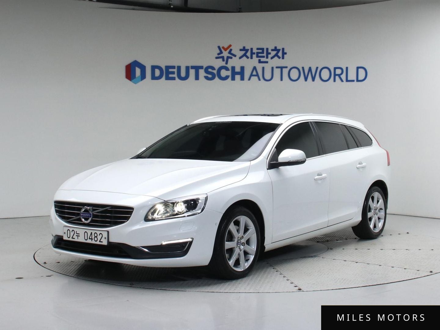 Volvo V60 2016 — фото 1 из 12