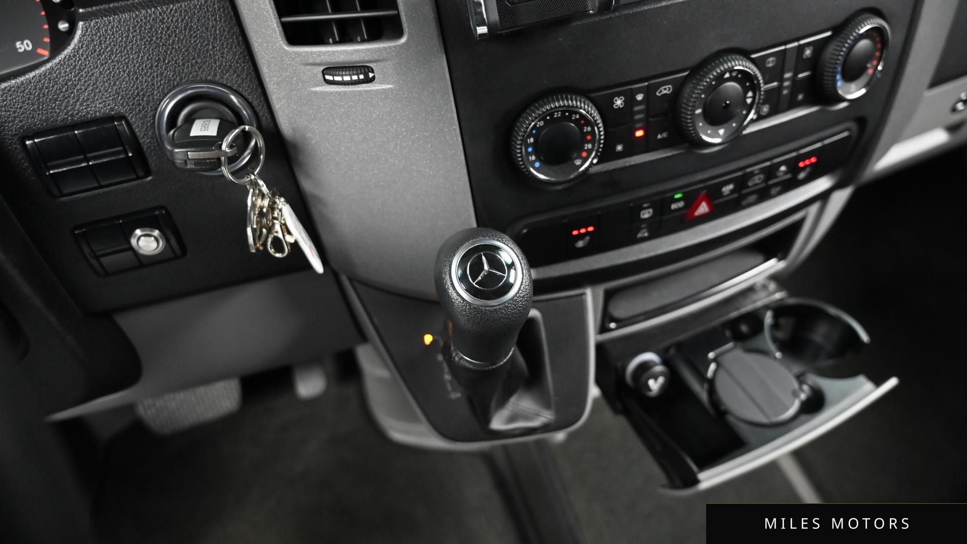 Mercedes-Benz Sprinter 2017 — миниатюра 9