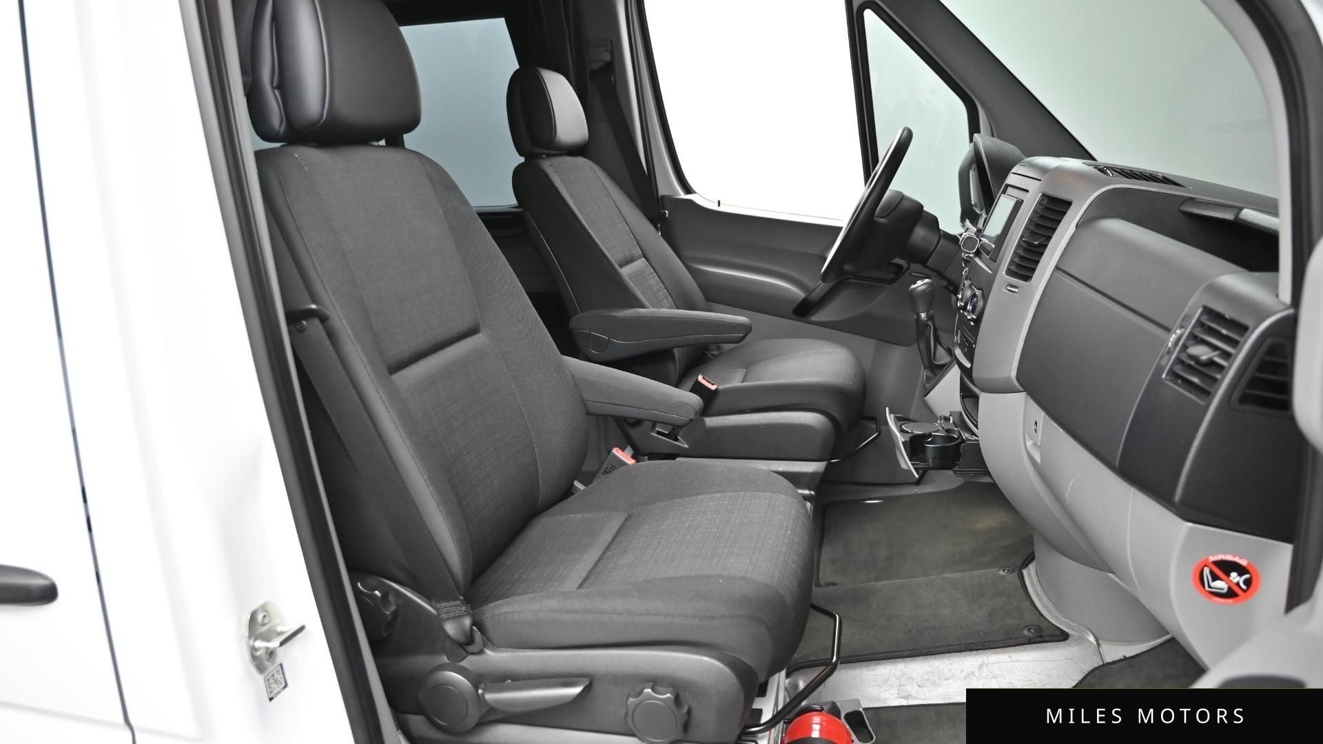 Mercedes-Benz Sprinter 2017 — миниатюра 10