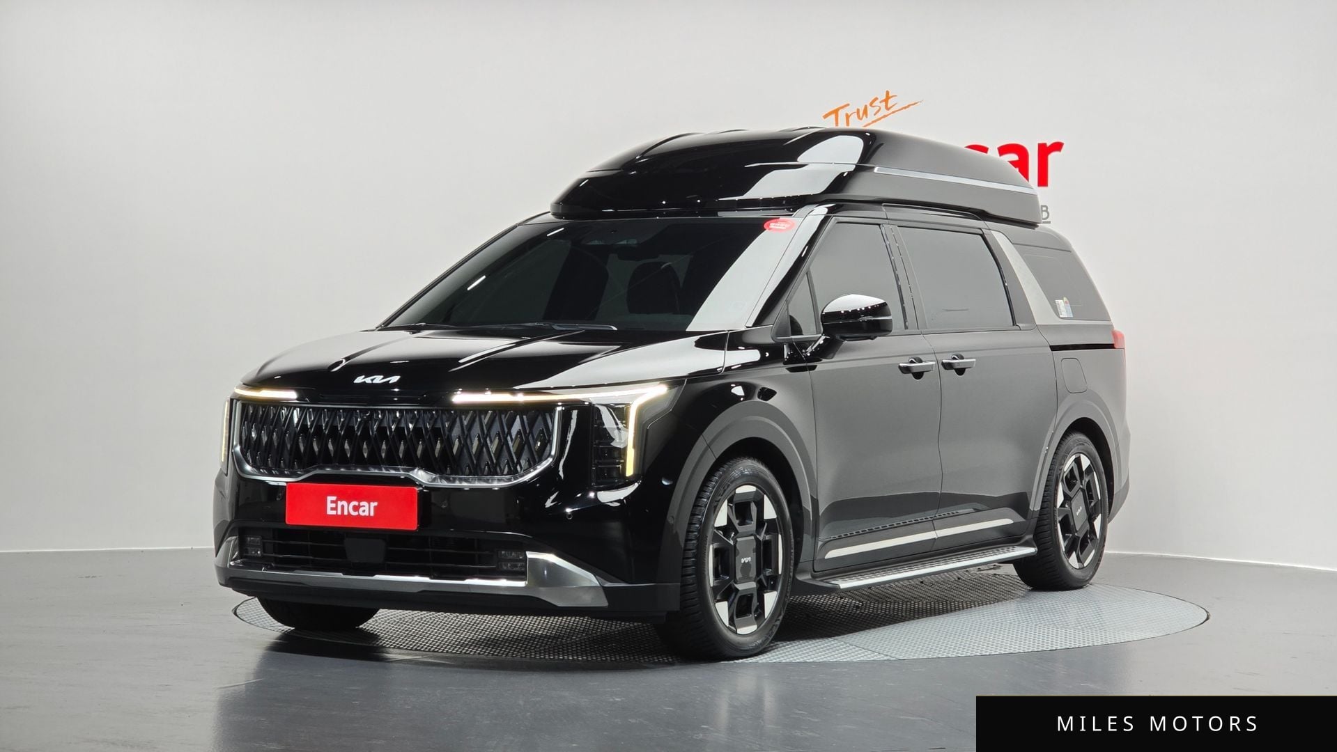 Kia Canival 2024 — фото 1 из 12
