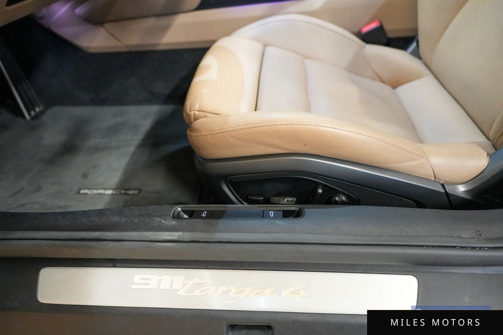 Porsche 911 (992) 2021 — миниатюра 8