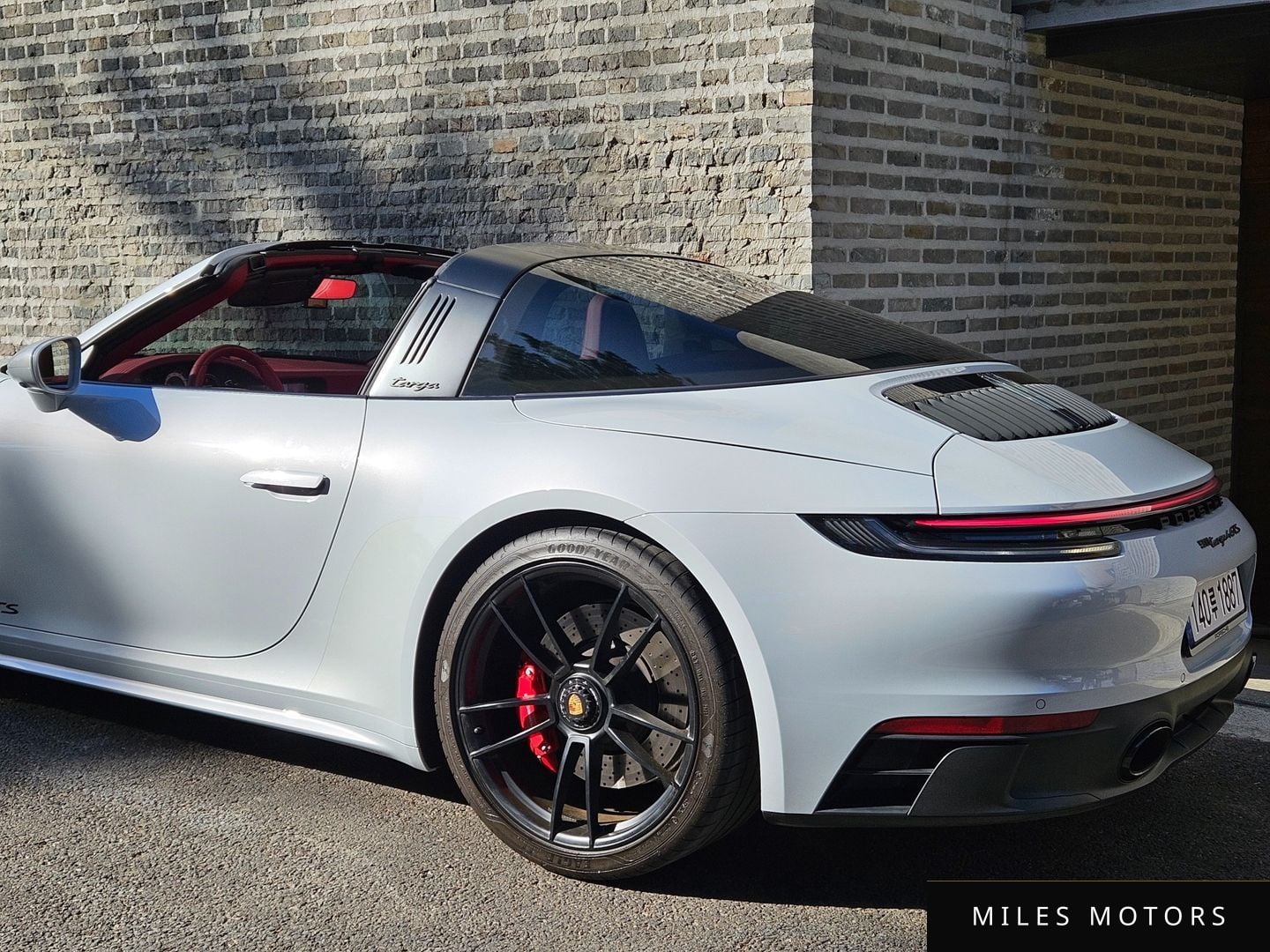 Porsche 911 (992) 2024 — миниатюра 6