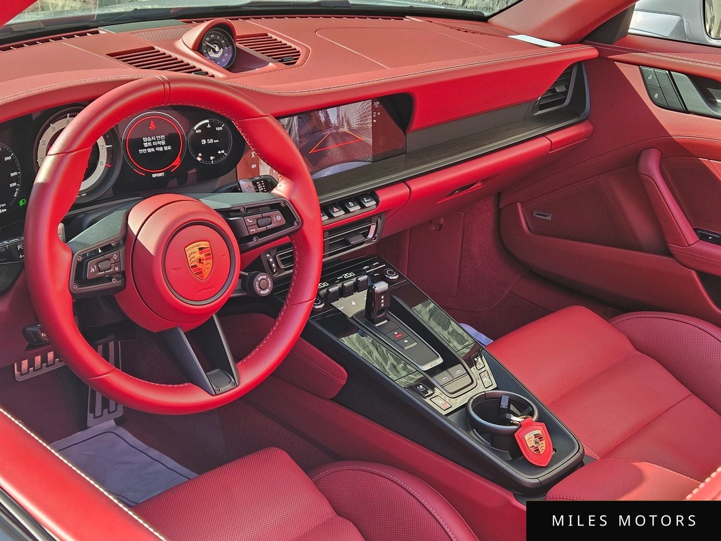 Porsche 911 (992) 2024 — миниатюра 7