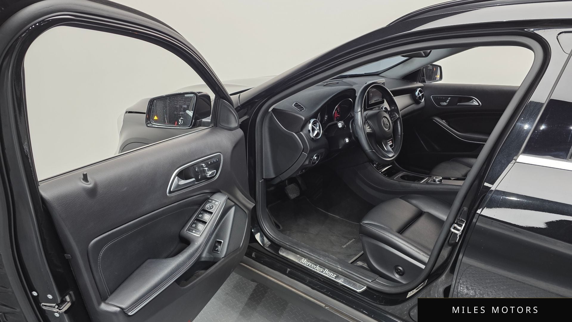 Mercedes-Benz GLA-Class X156 2018 — миниатюра 11