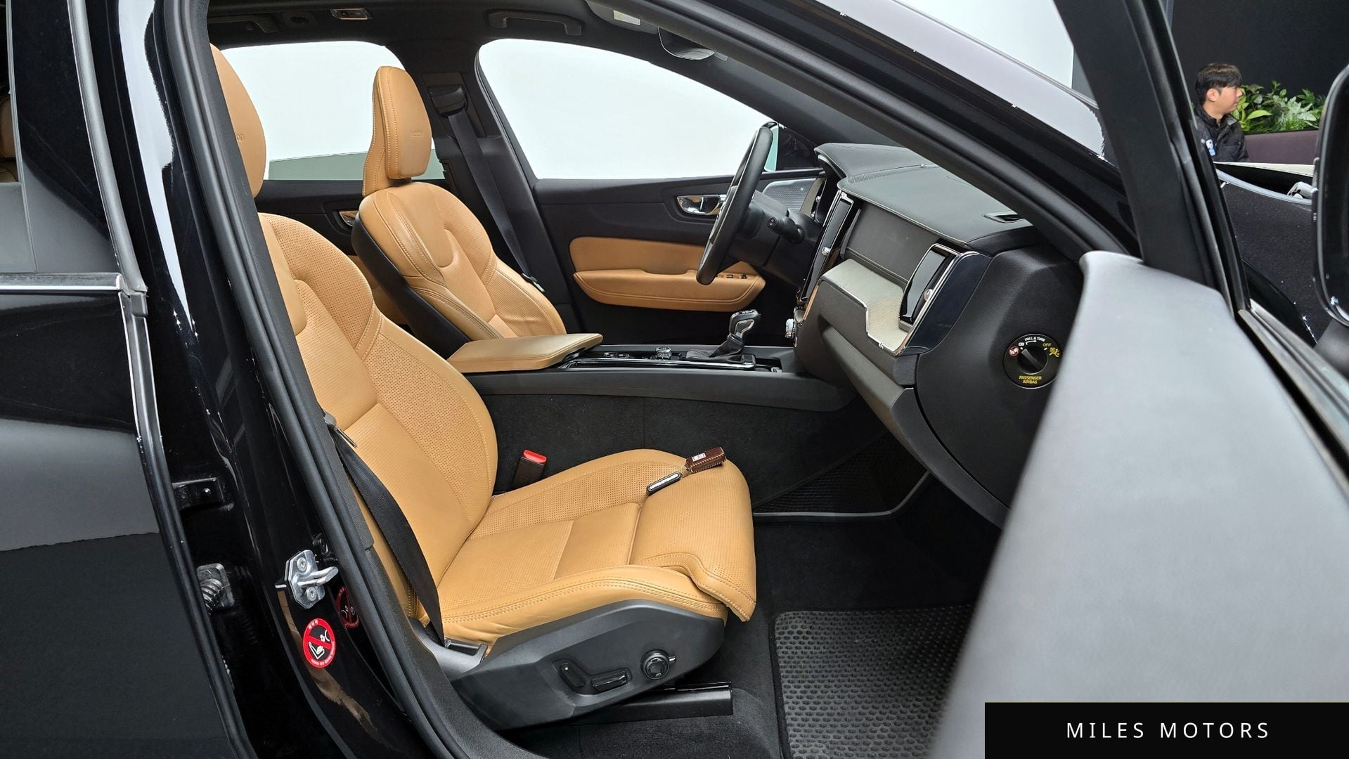 Volvo XC60 2019 — миниатюра 10