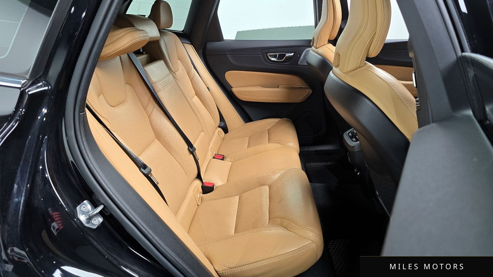 Volvo XC60 2019 — миниатюра 12