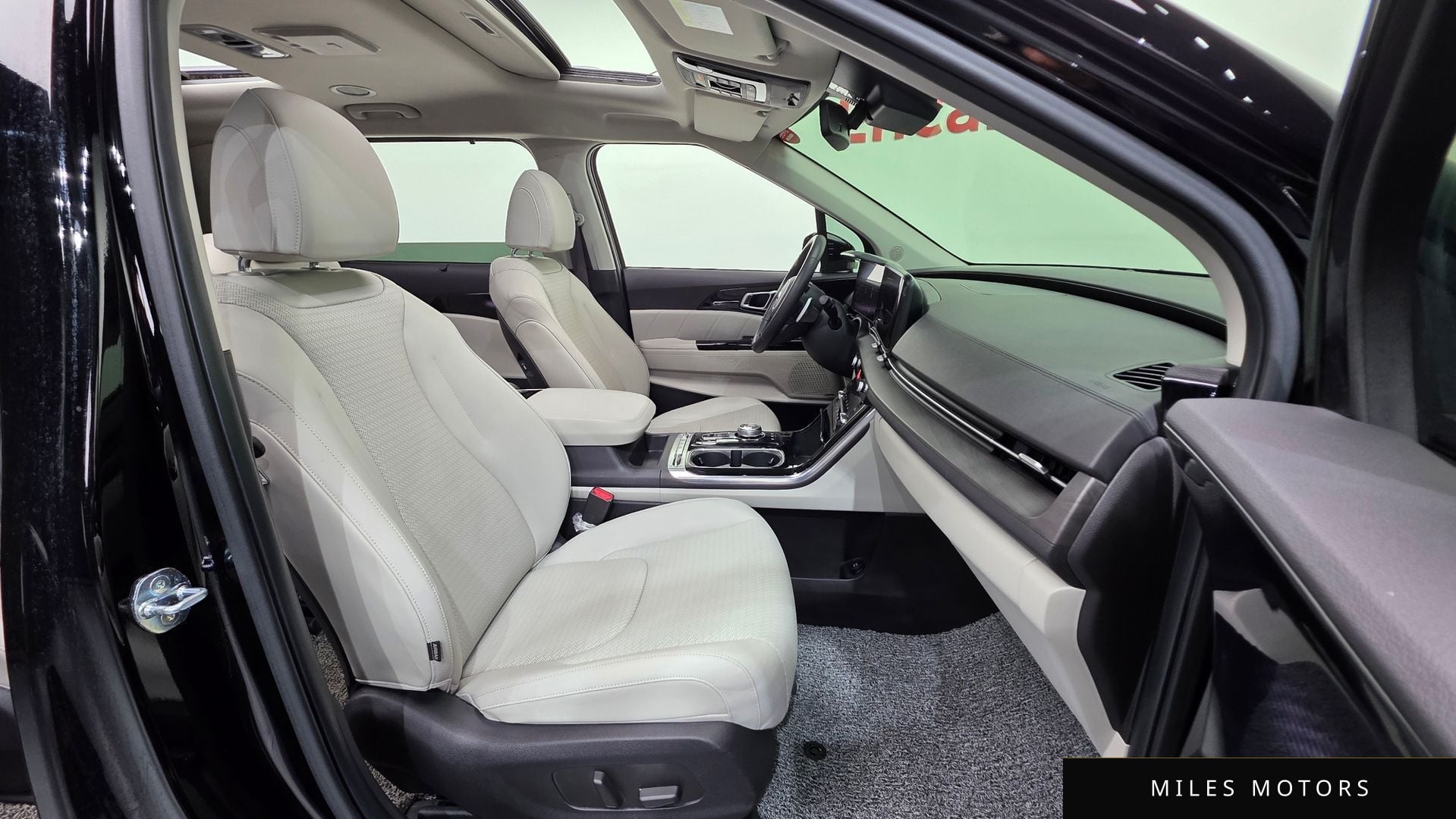 Kia Carnival 2021 — миниатюра 10