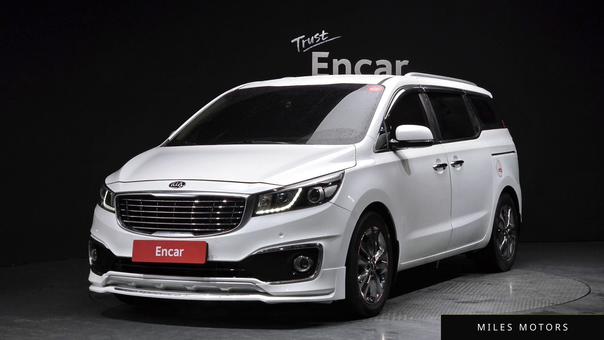 Kia Canival 2018 — фото 1 из 12