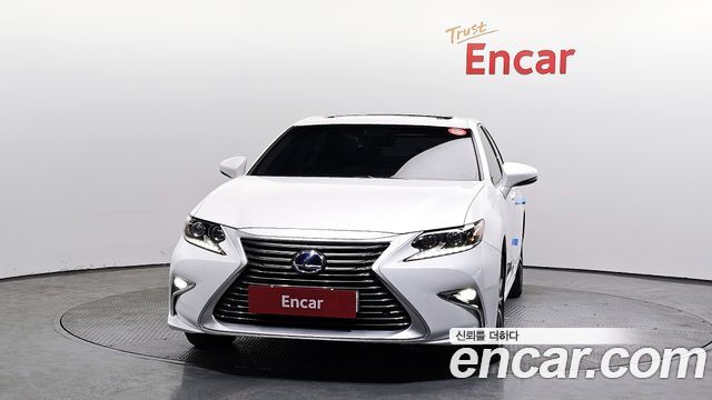 Лексус ES300h 2016 — миниатюра 3