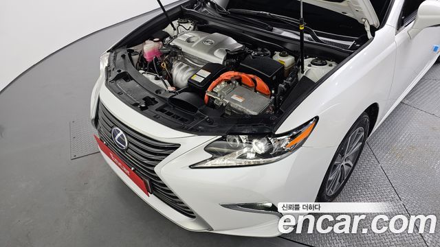 Лексус ES300h 2016 — миниатюра 6