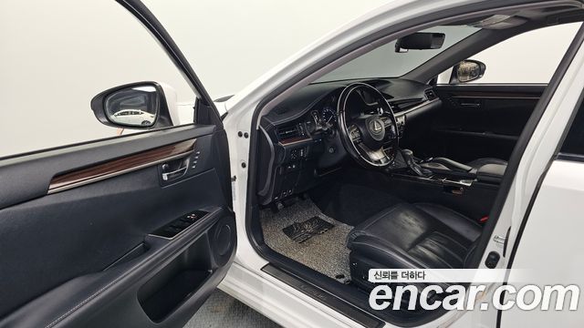 Лексус ES300h 2016 — миниатюра 10