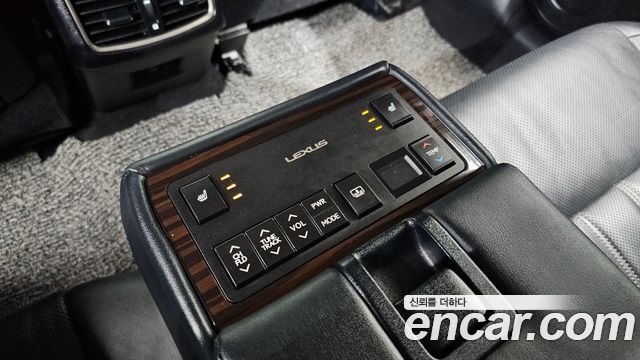 Лексус ES300h 2016 — миниатюра 19