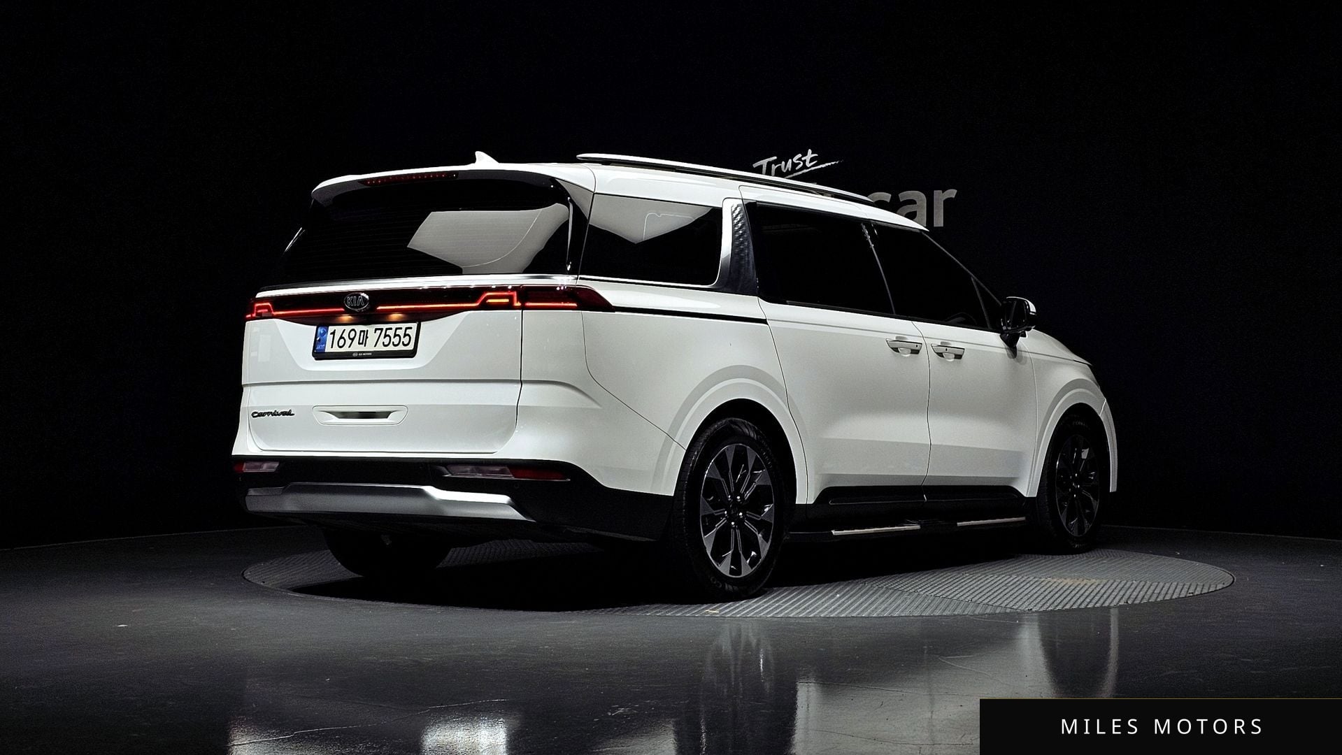 Kia Carnival 2021 — миниатюра 2