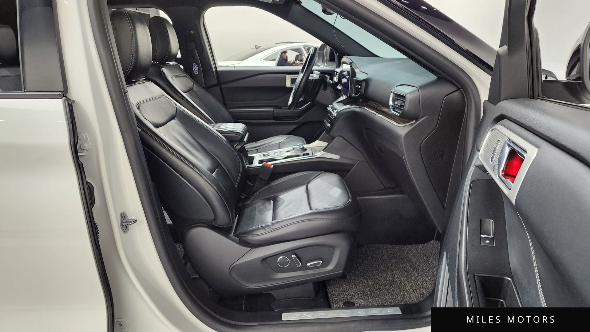 Ford Explorer 2020 — миниатюра 11